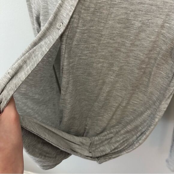 Banana Republic Grey Wrap Front Button-Down Blouse Size Small Minimalist Basic - Picture 4 of 13